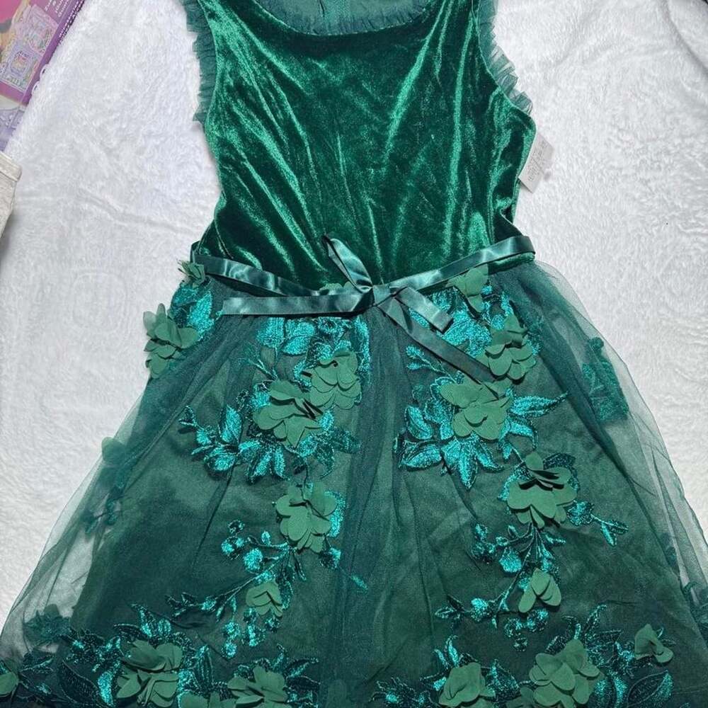Trixxi Girl Velvet Dress Size 7 Dark Green Floral Applique Bow